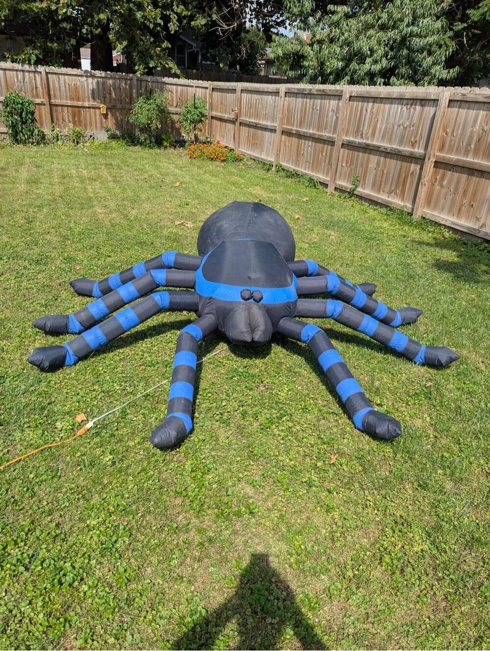 8 Foot Jumbo Spider Halloween Airblown Inflatable  Indoor & Outdoor Gemmy